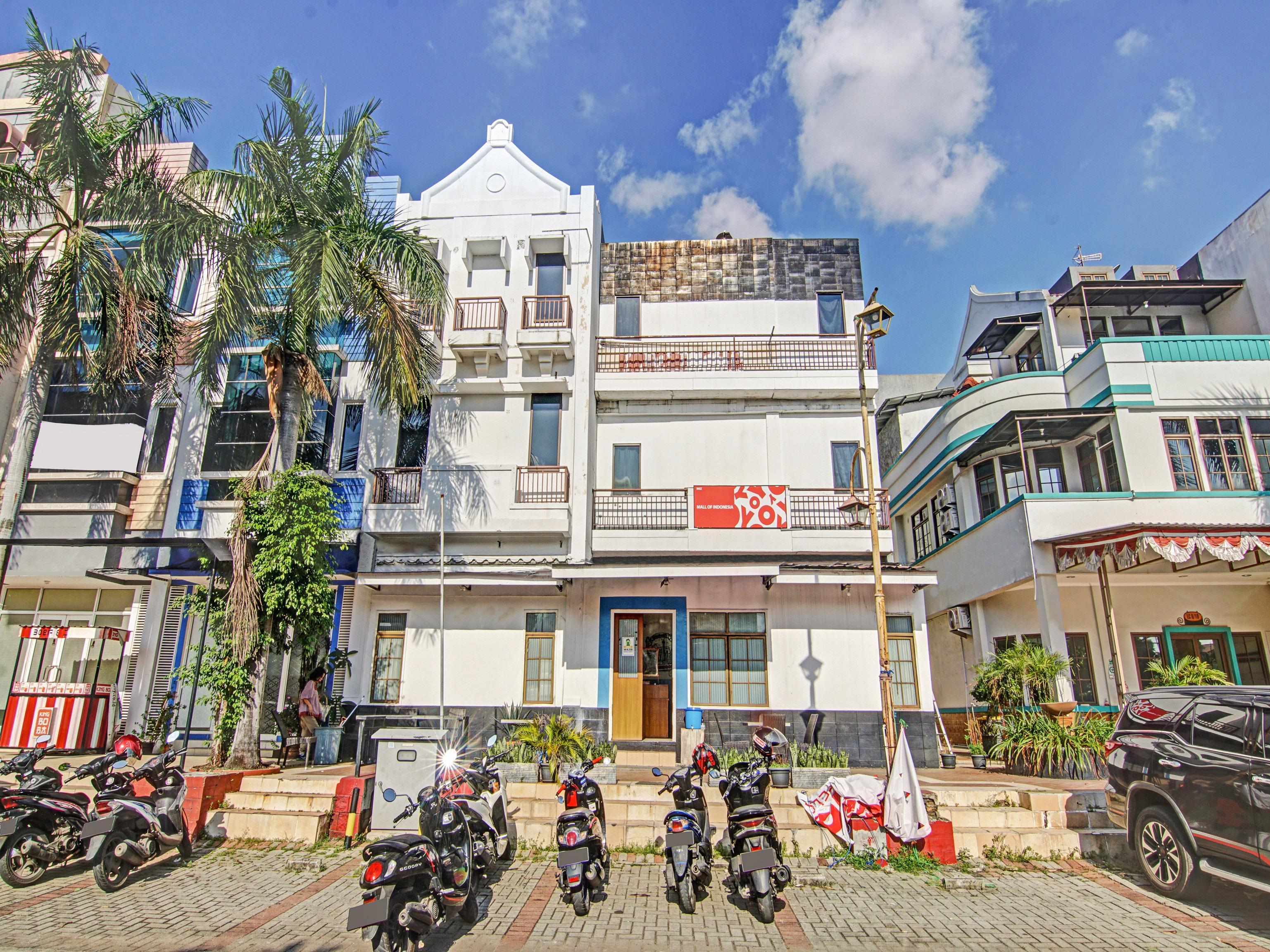 Super Oyo 90422 Mall Of Indonesia Jakarta Buitenkant foto