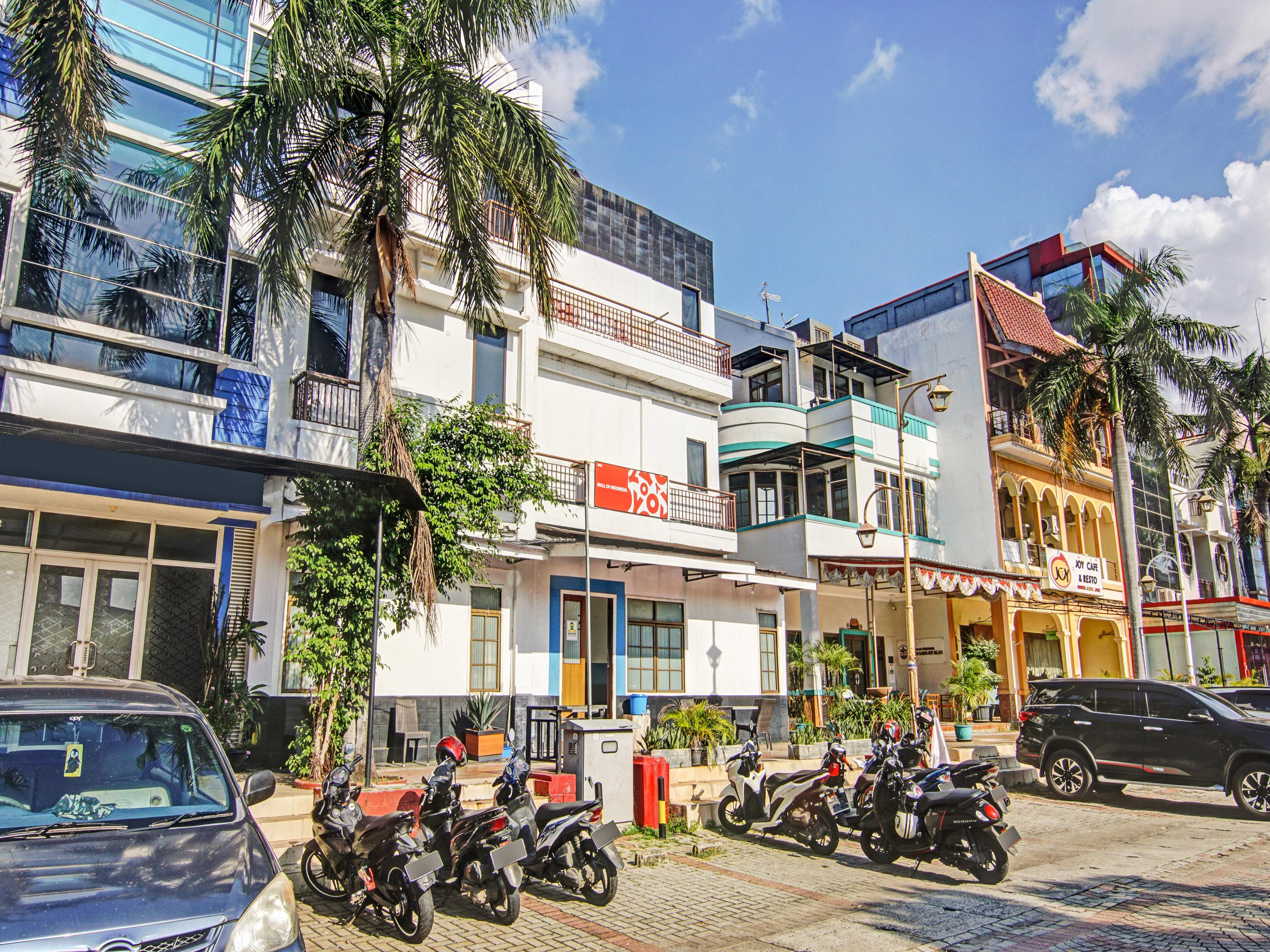 Super Oyo 90422 Mall Of Indonesia Jakarta Buitenkant foto