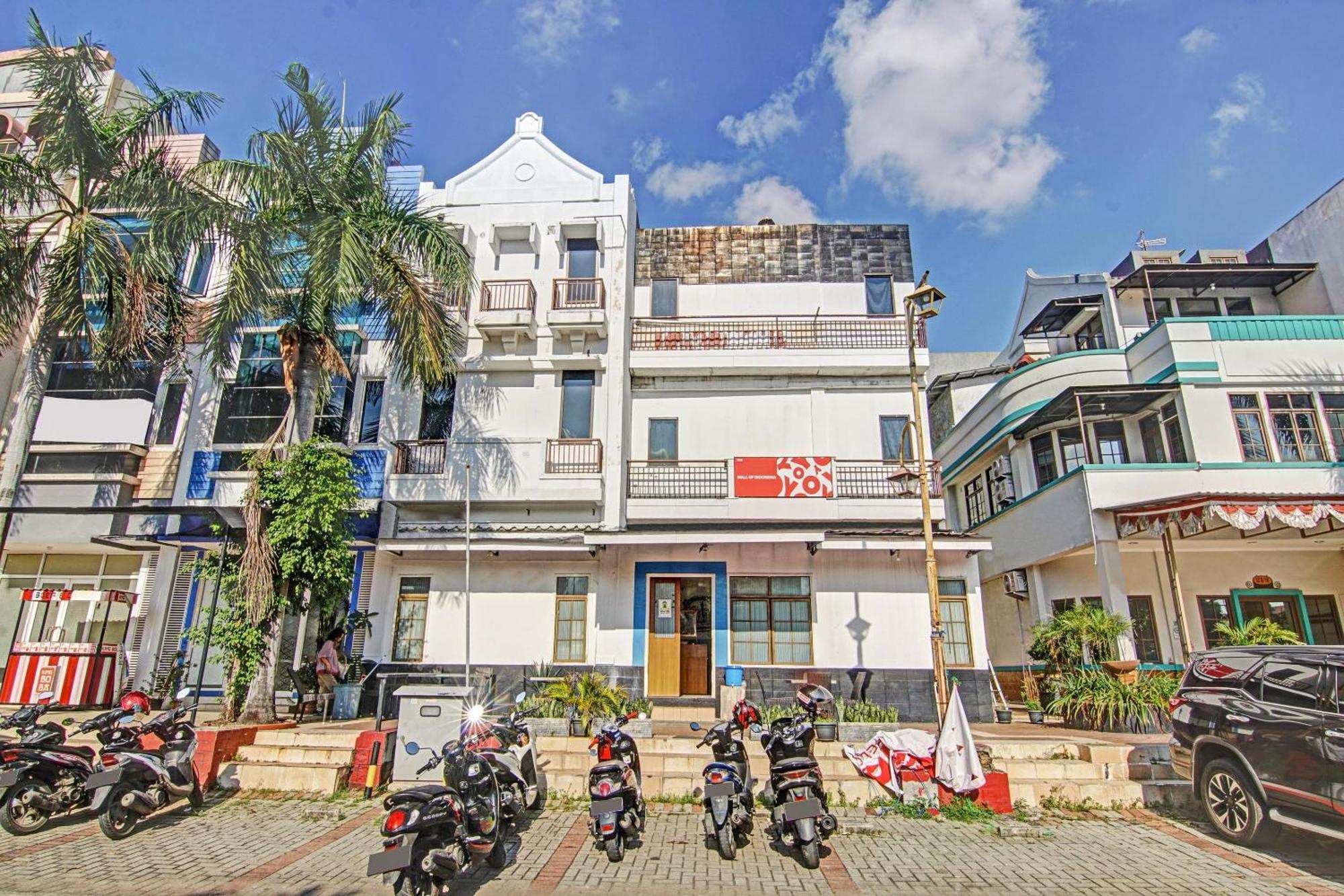Super Oyo 90422 Mall Of Indonesia Jakarta Buitenkant foto